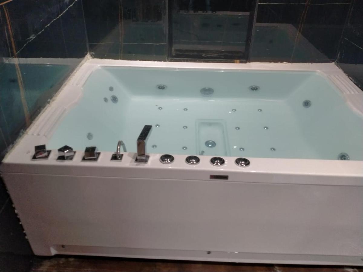 Hotel Pepper Hisar Екстер'єр фото